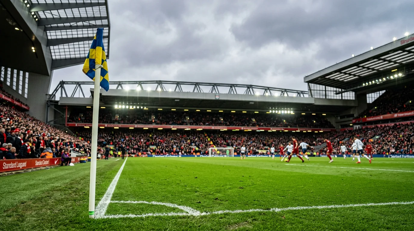 Campo de fútbol con césped verde intenso en un estadio de la Premier League inglesa